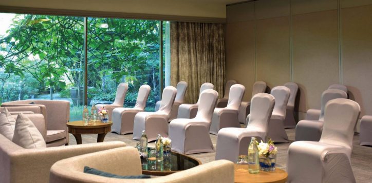 movenpick-bangkok-meeting-room-2