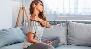 pain-shoulder-upper-arm-people-600w-1493802077-2