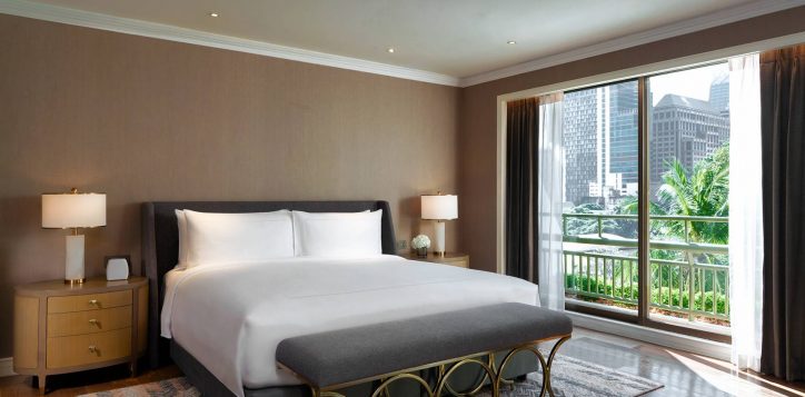 movenpick-bdms_presidential-suite_bedroom-1-2