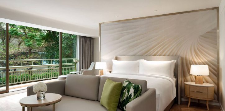 movenpick-bdms_deluxe-suite_bedroom-3-2-2
