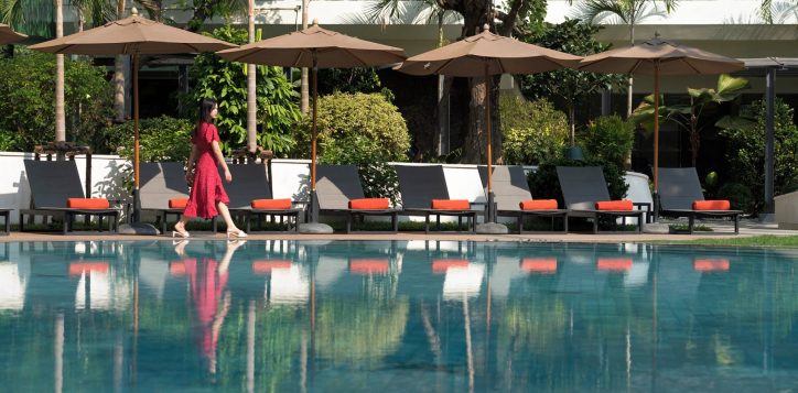 movenpick-bdms_pool-area-with-model-2-2