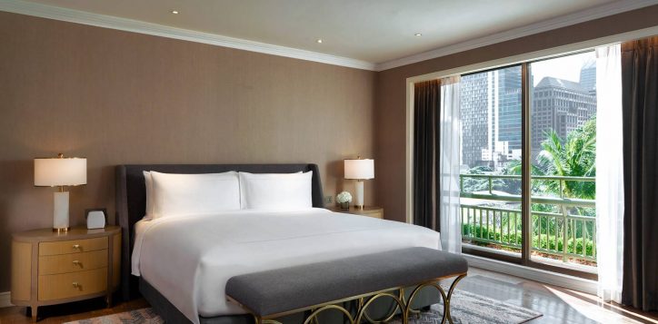 movenpick-bdms_presidential-suite_bedroom-1-2-2