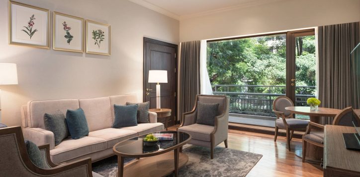 movenpick-bdms_wellness-2-bedroom_living-room-2