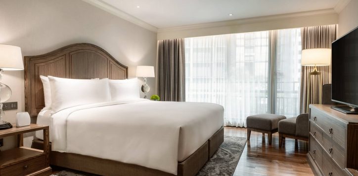 movenpick-bdms_wellness-deluxe_bedroom-2