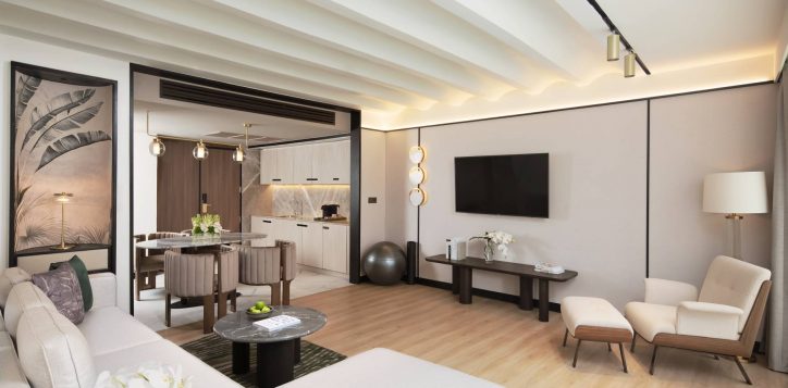 movenpick-bdms-wellness_family-suite-2bed-living-room-2