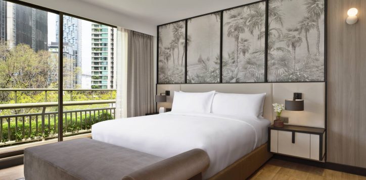 movenpick-bdms-wellness_family-suite-2bed-master-bedroom-2-2