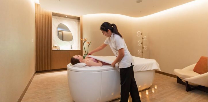 movenpick-bdms_be-well-spa_dry-floatation-experience-2