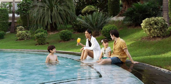 family-sunday-brunch-in-bangkok-with-free-pool-access_resized-jpg-2