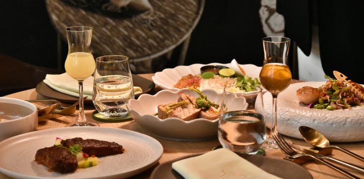 sake-and-food-pairing-at-khum-hom_hero-shot_resize-2