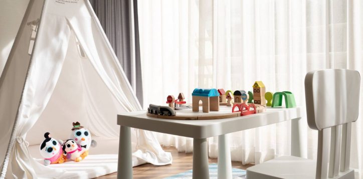 family-1-bedroom-suite-kids-amenities-set-up-2