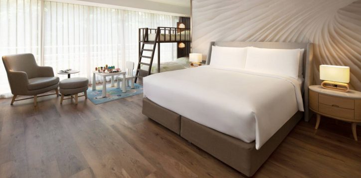 family-1-bedroom-suite-with-bunk-bed-2